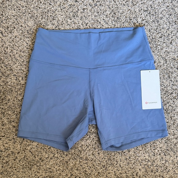 lululemon Align High Rise Short 6” Sky Blue Bike Shorts - Picture 5 of 5